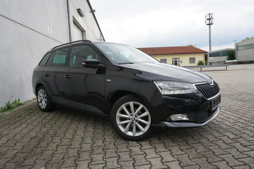 Photo 1 : Skoda Fabia 2020 Petrol