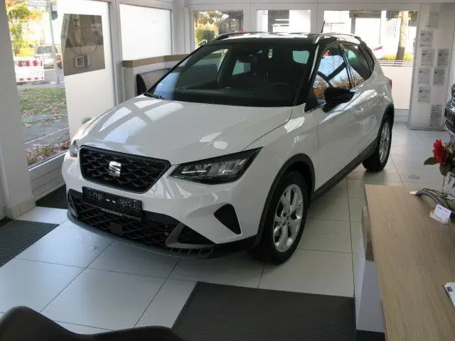 Photo 1 : Seat Arona 2022 Petrol