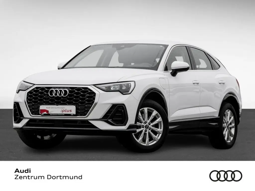 Photo 1 : Audi Q3 2022 Hybrid