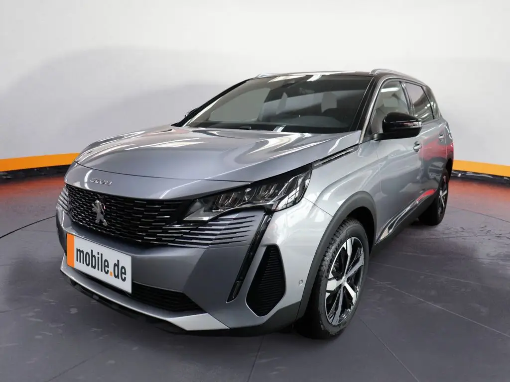 Photo 1 : Peugeot 5008 2023 Essence