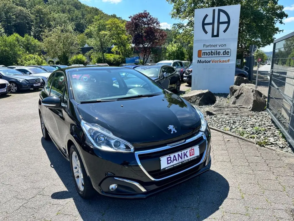 Photo 1 : Peugeot 208 2017 Petrol