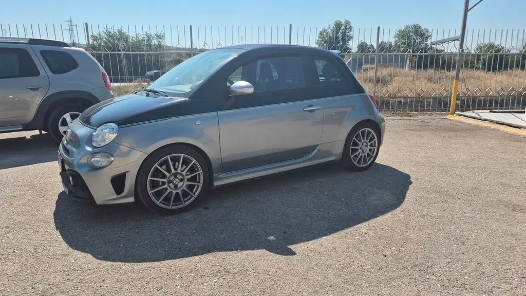 Photo 1 : Abarth 695 2018 Essence