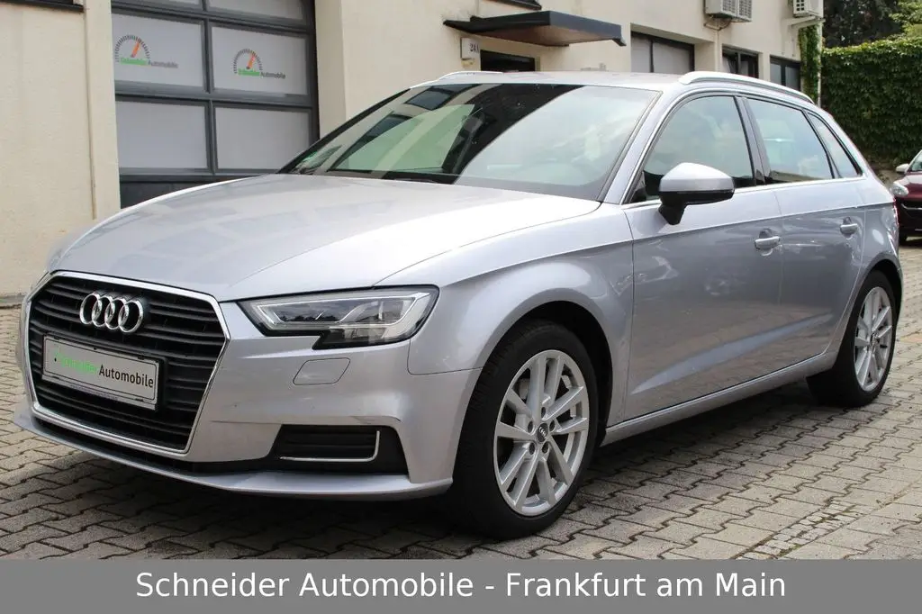 Photo 1 : Audi A3 2017 Petrol