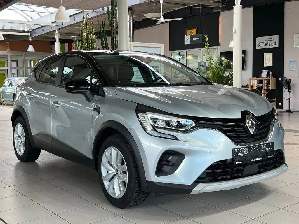 Photo 1 : Renault Captur 2023 Petrol