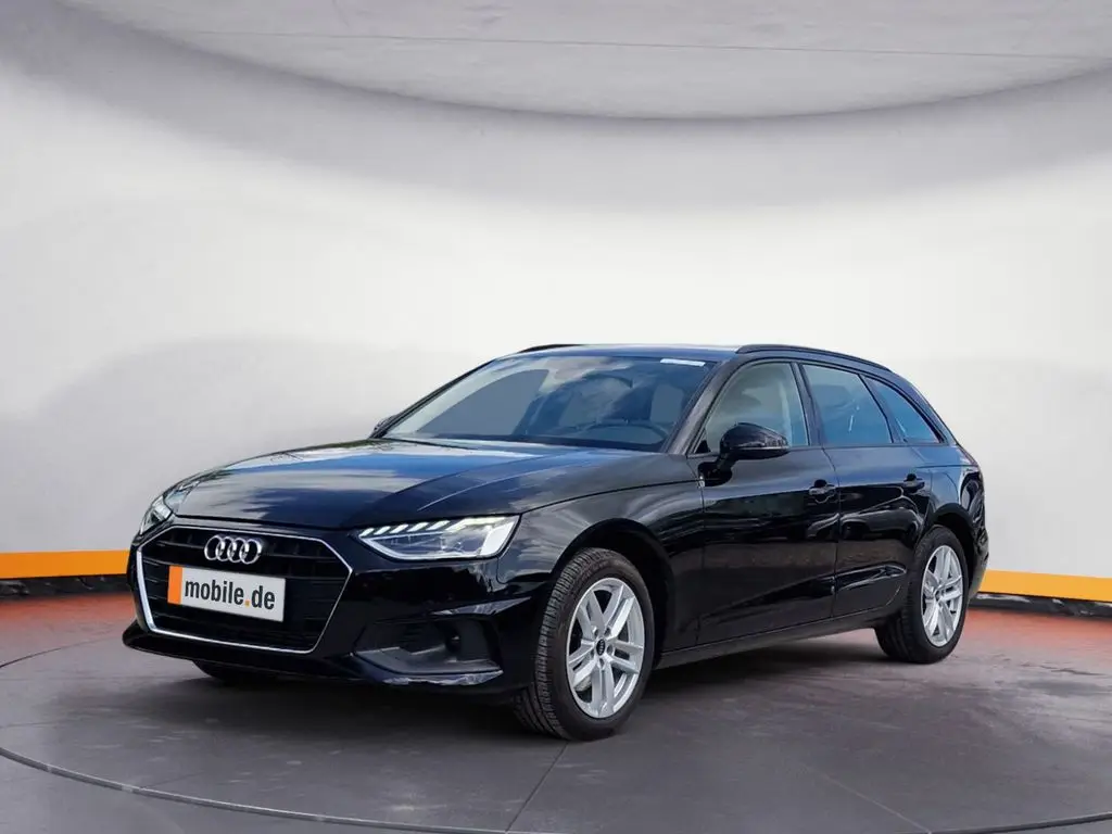 Photo 1 : Audi A4 2023 Essence