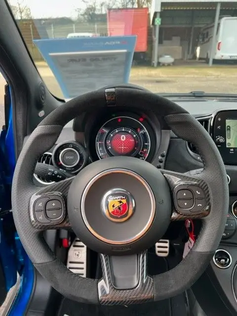 Photo 1 : Abarth 695 2024 Petrol