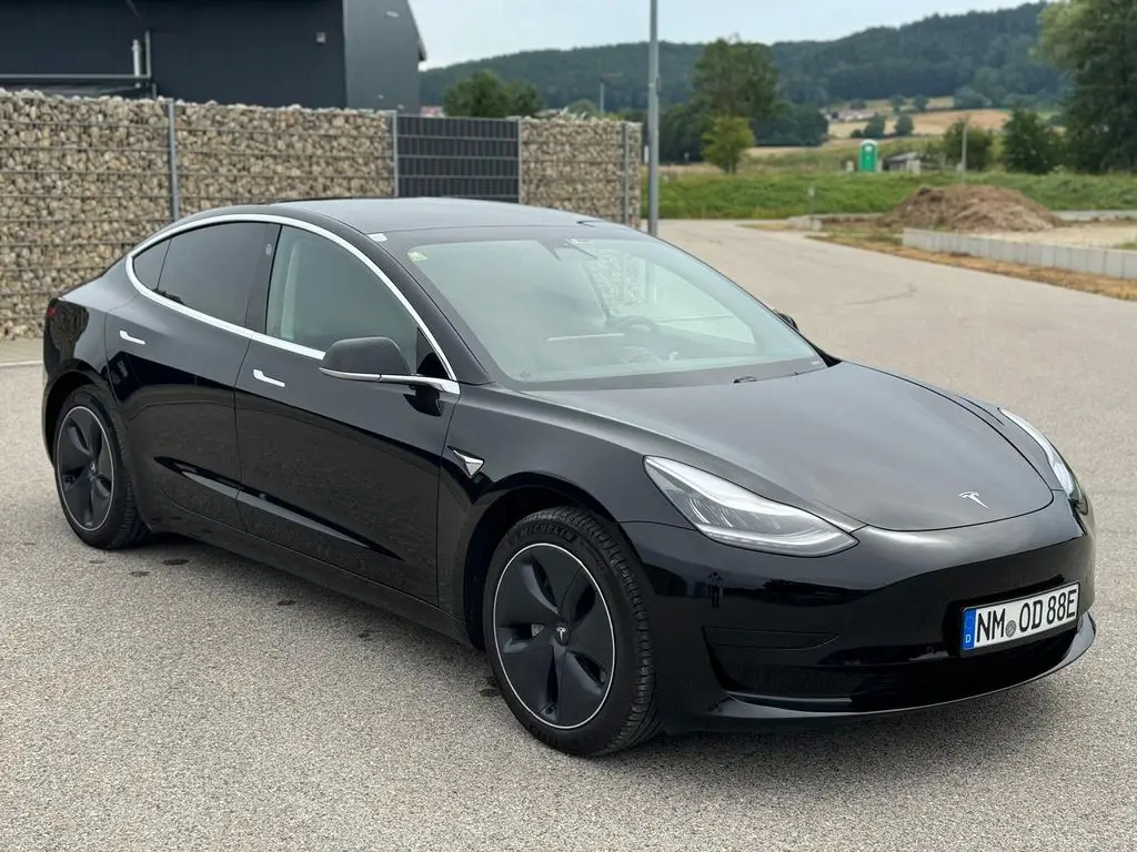 Photo 1 : Tesla Model 3 2020 Non renseigné