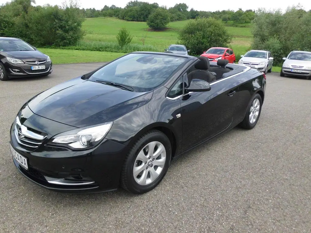 Photo 1 : Opel Cascada 2016 Essence