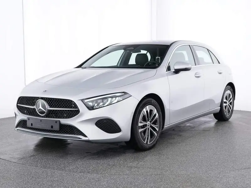 Photo 1 : Mercedes-benz Classe A 2023 Petrol