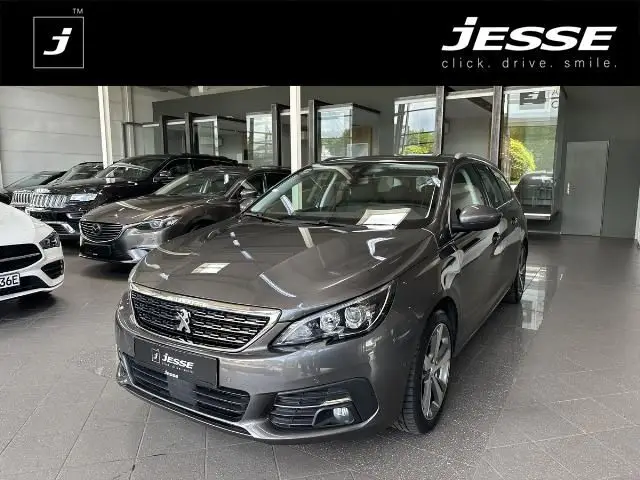 Photo 1 : Peugeot 308 2019 Petrol