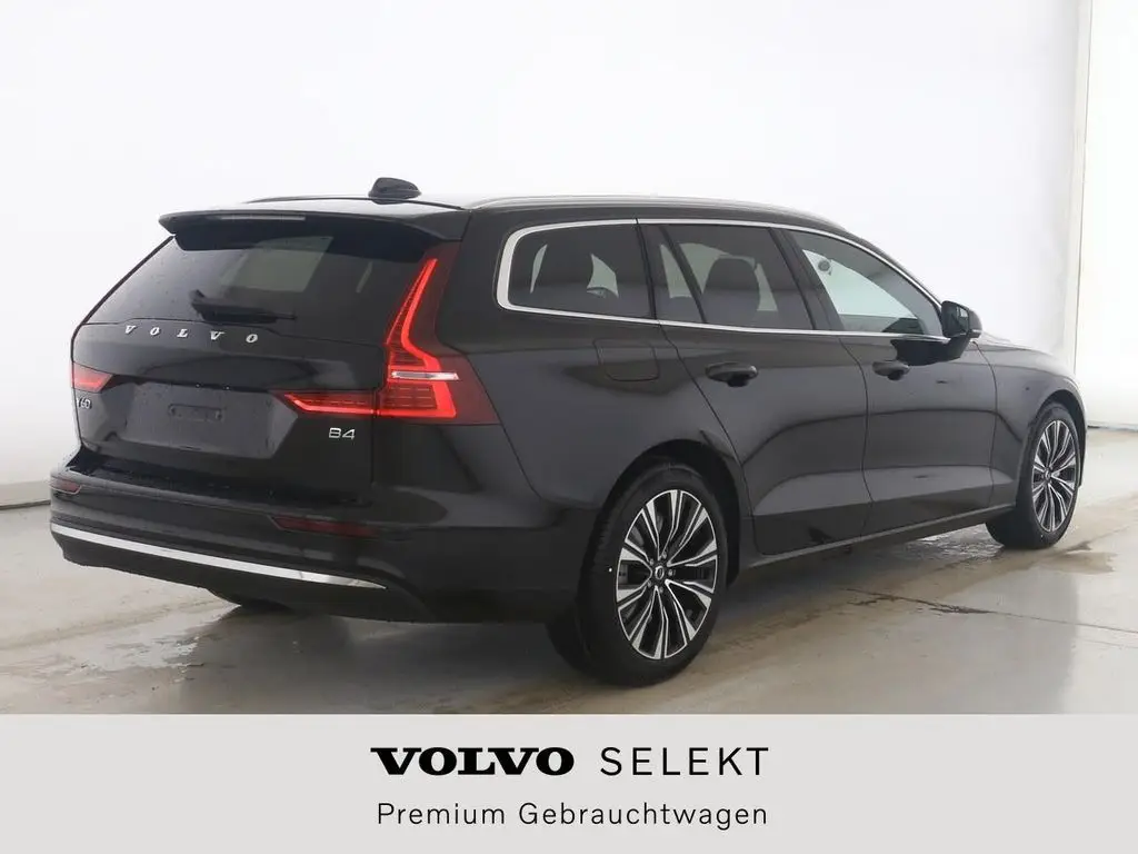 Photo 1 : Volvo V60 2023 Hybrid