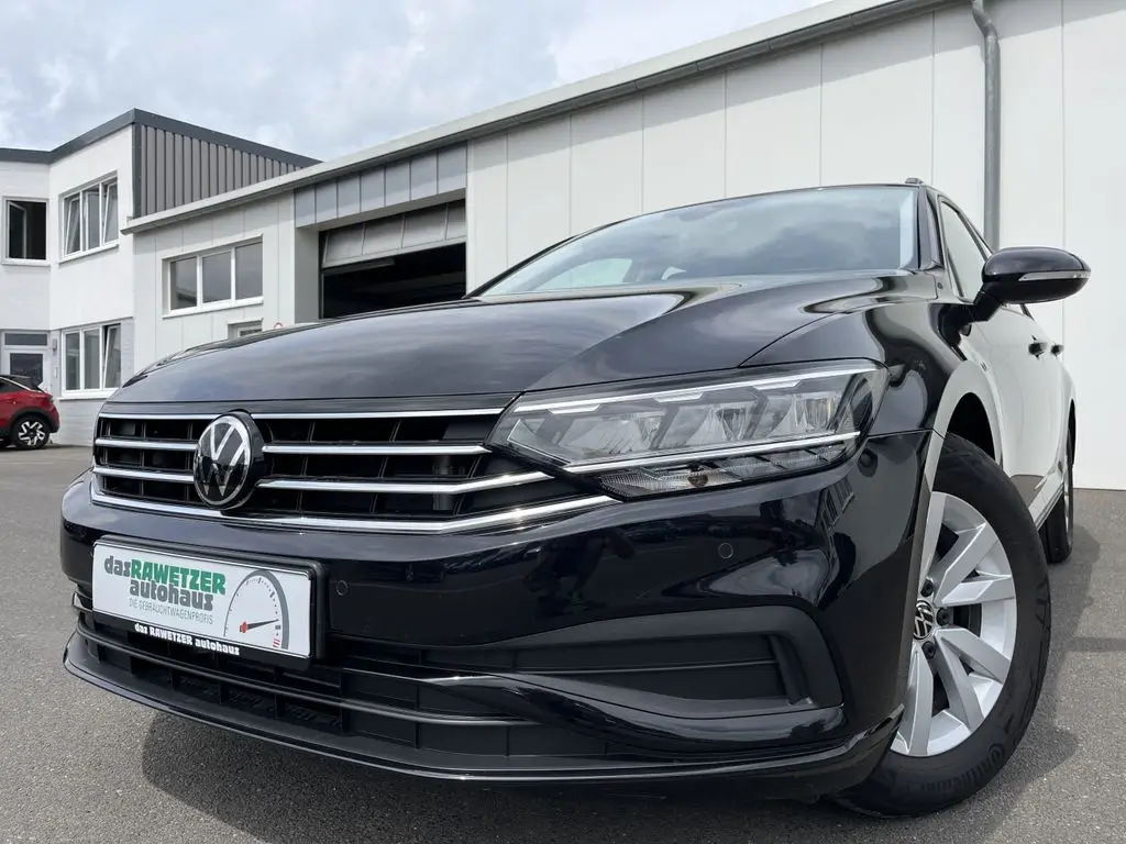 Photo 1 : Volkswagen Passat 2021 Petrol