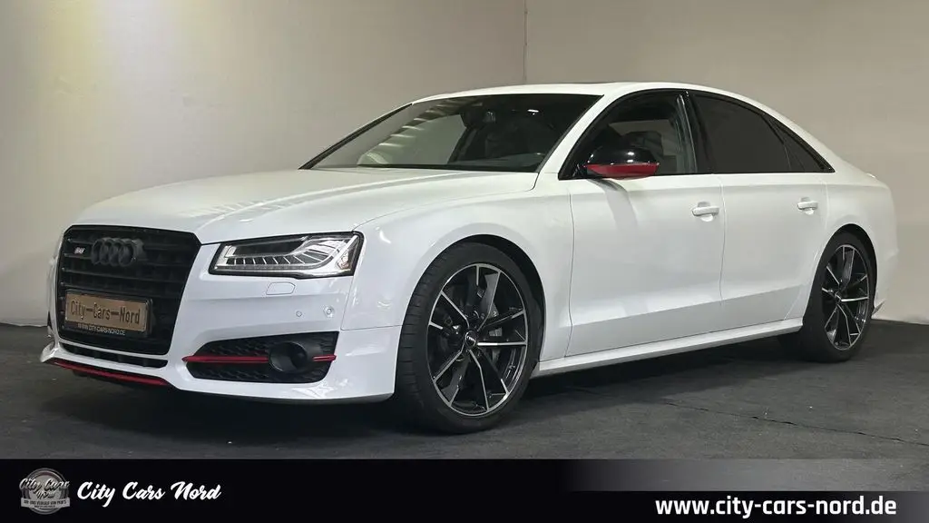 Photo 1 : Audi S8 2018 Essence