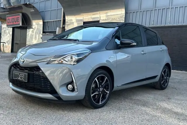 Photo 1 : Toyota Yaris 2018 Hybride