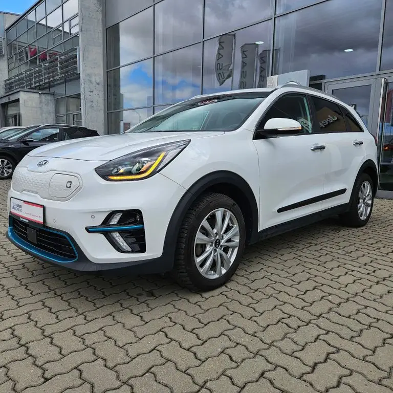 Photo 1 : Kia Niro 2020 Non renseigné