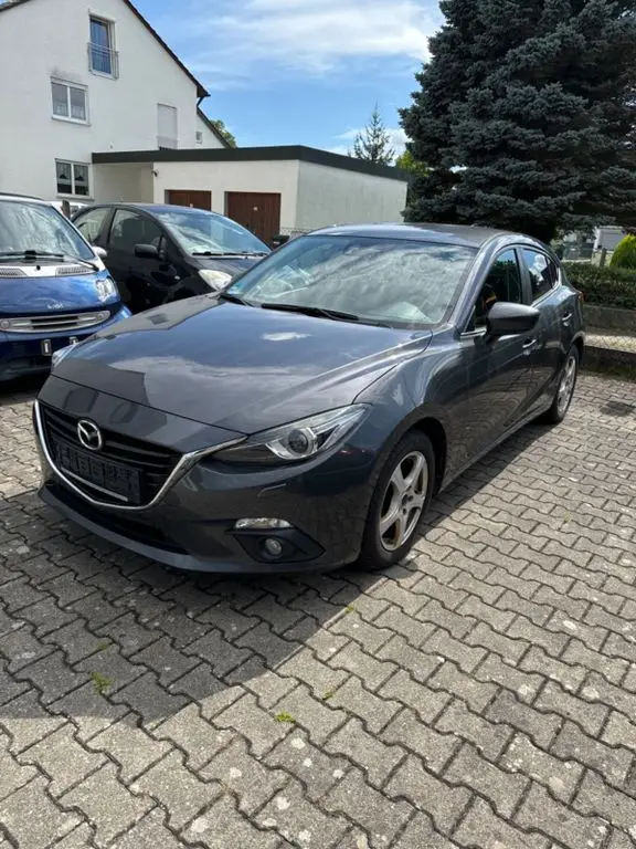 Photo 1 : Mazda 3 2017 Petrol