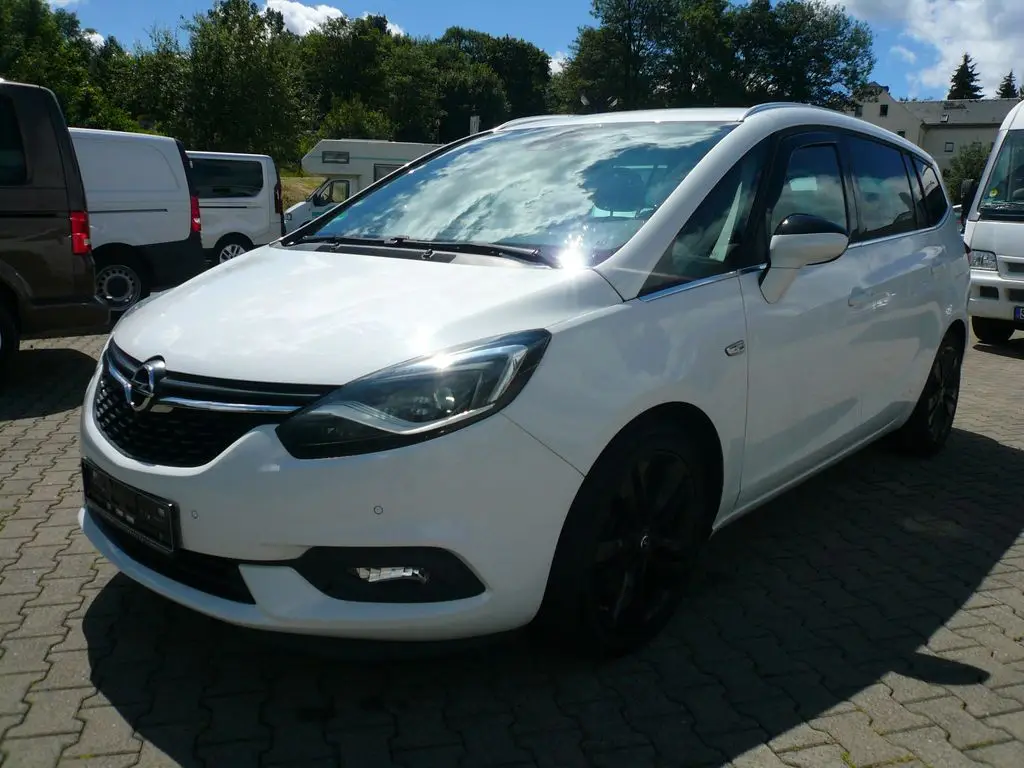 Photo 1 : Opel Zafira 2016 Diesel