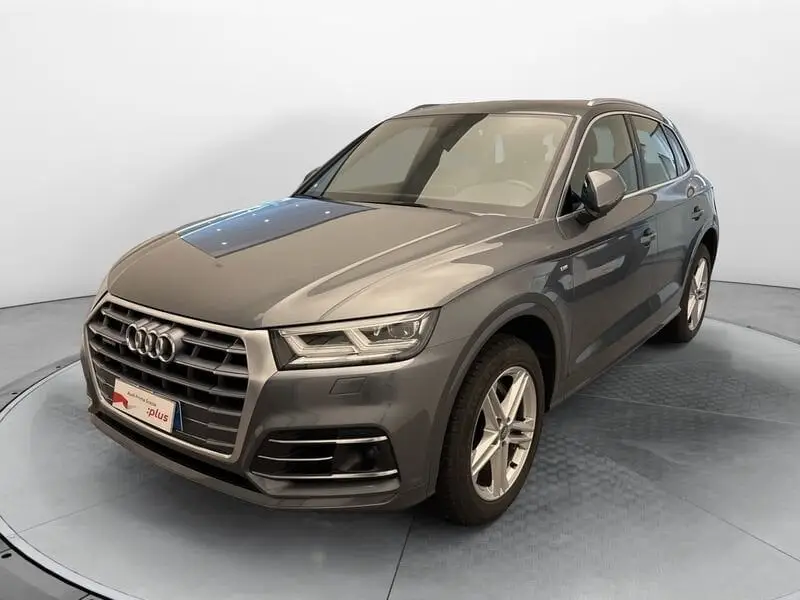 Photo 1 : Audi Q5 2020 Hybrid