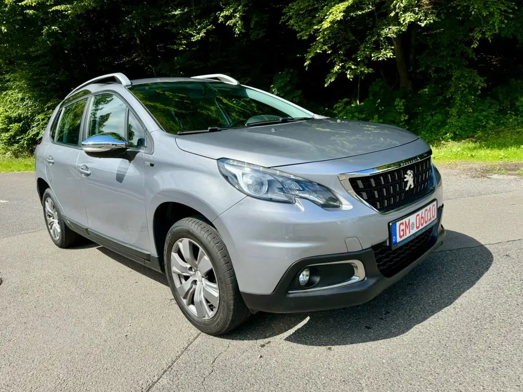 Photo 1 : Peugeot 2008 2017 Petrol