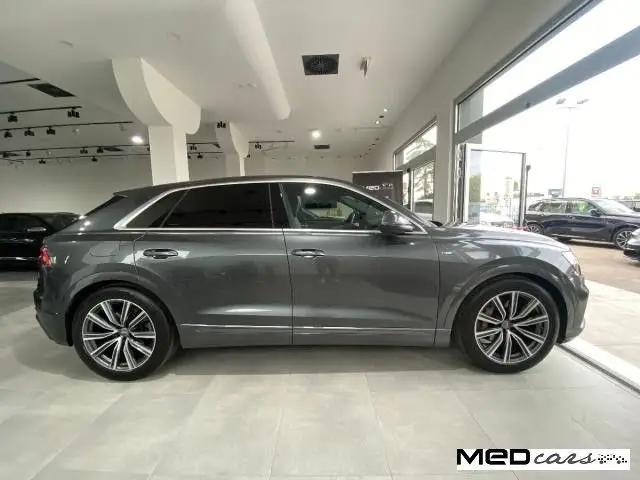 Photo 1 : Audi Q8 2019 Hybrid