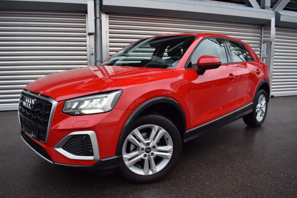 Photo 1 : Audi Q2 2023 Petrol