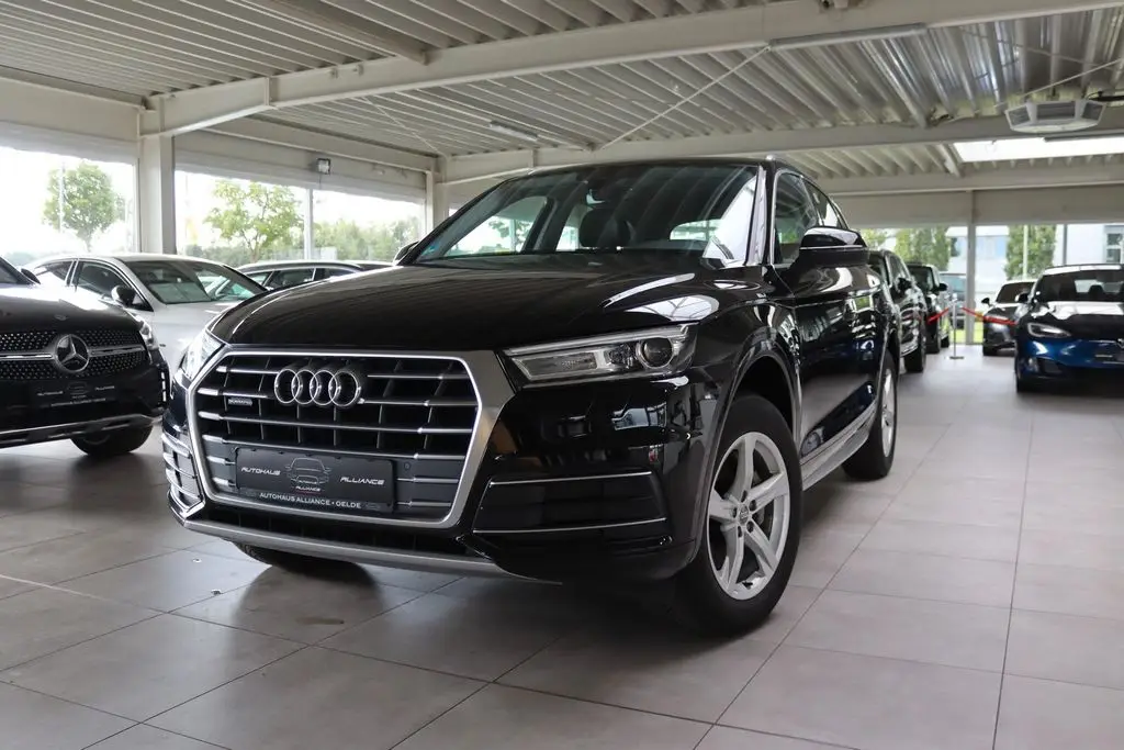 Photo 1 : Audi Q5 2019 Diesel