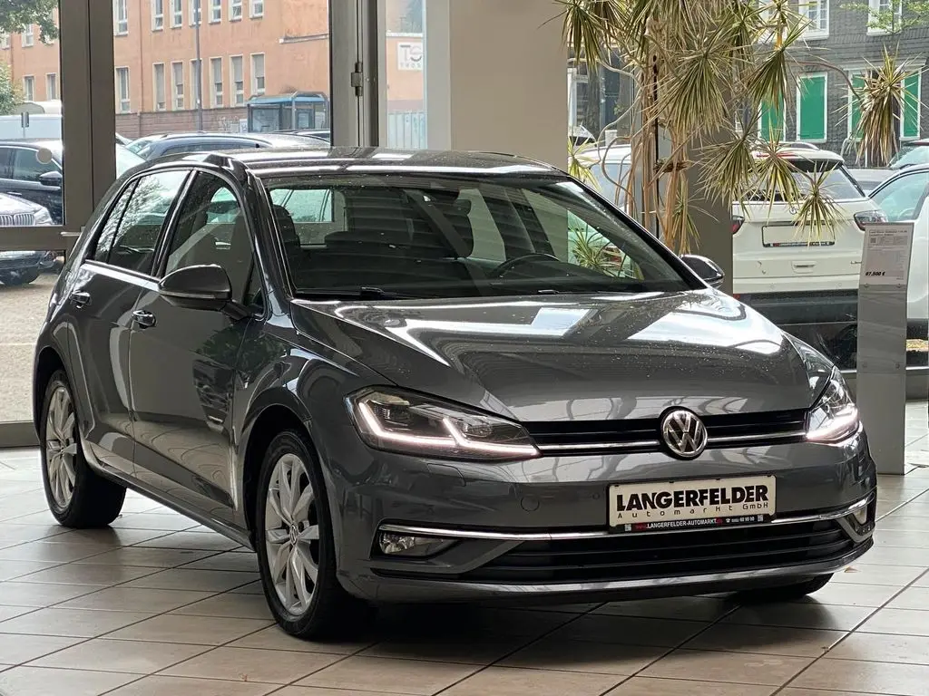 Photo 1 : Volkswagen Golf 2018 Petrol