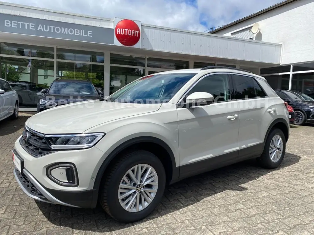 Photo 1 : Volkswagen T-roc 2024 Petrol