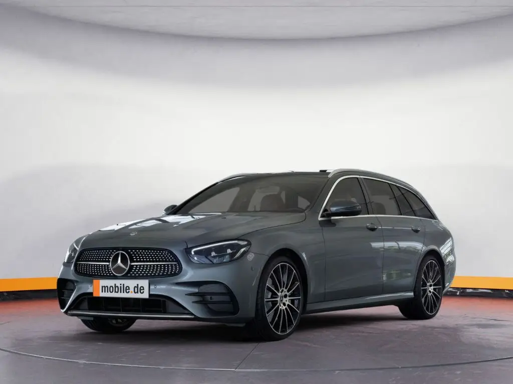 Photo 1 : Mercedes-benz Classe E 2022 Essence