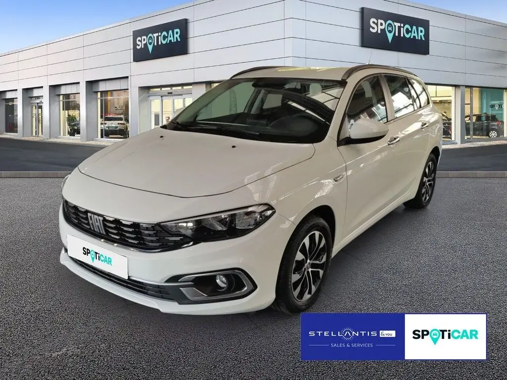 Photo 1 : Fiat Tipo 2022 Petrol