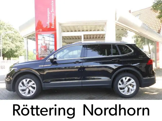 Photo 1 : Volkswagen Tiguan 2023 Petrol