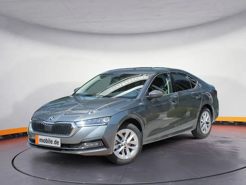 Photo 1 : Skoda Octavia 2024 Petrol