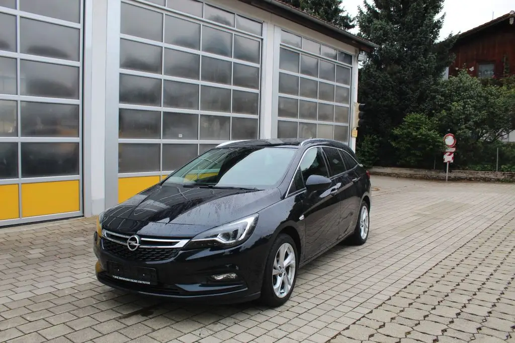 Photo 1 : Opel Astra 2018 Petrol