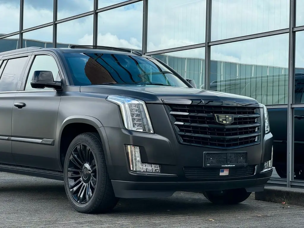 Photo 1 : Cadillac Escalade 2017 Petrol