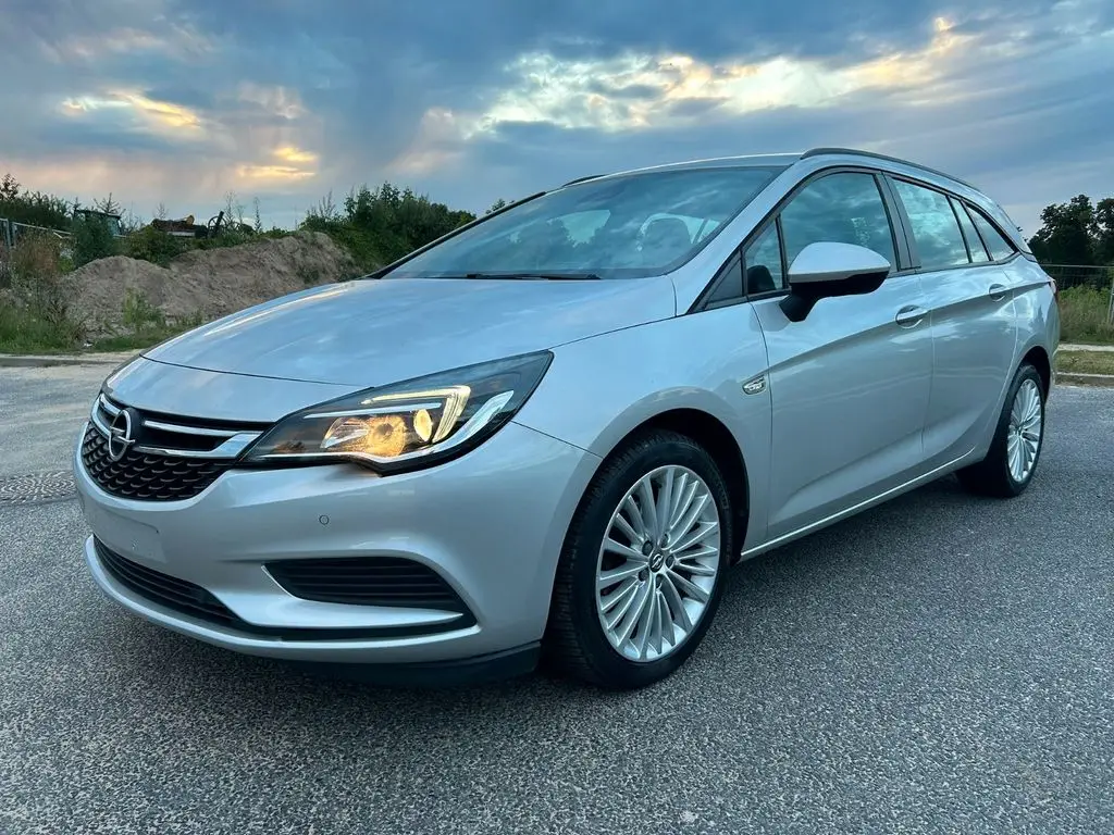 Photo 1 : Opel Astra 2019 Diesel