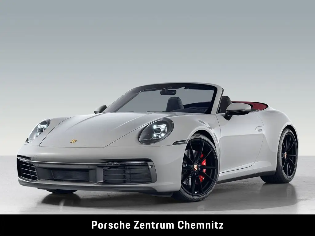 Photo 1 : Porsche 992 2021 Essence