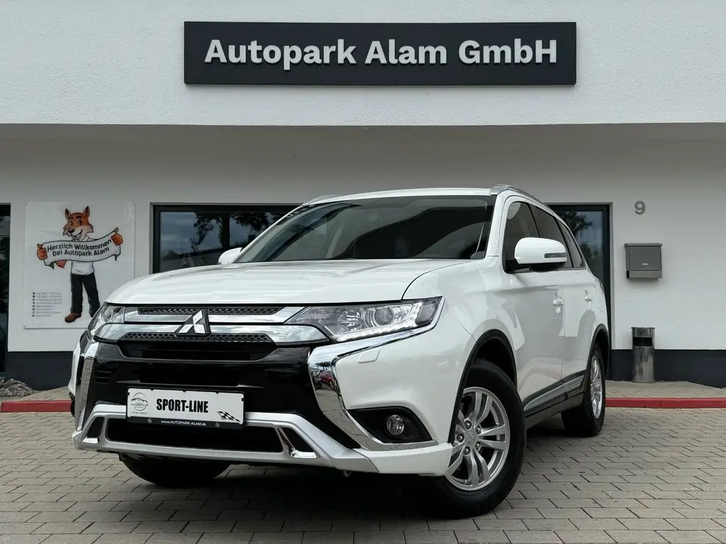 Photo 1 : Mitsubishi Outlander 2016 Petrol