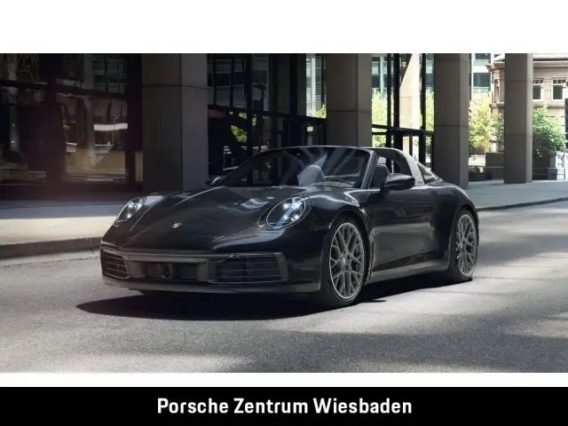 Photo 1 : Porsche 992 2020 Petrol