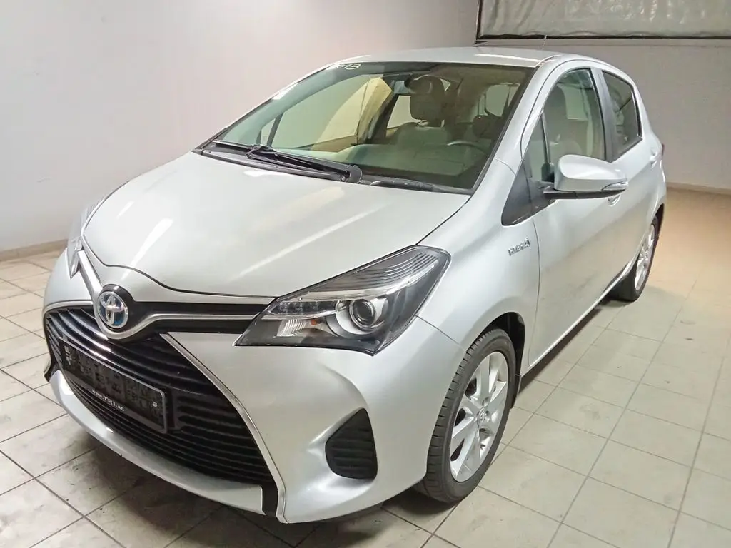 Photo 1 : Toyota Yaris 2015 Hybrid