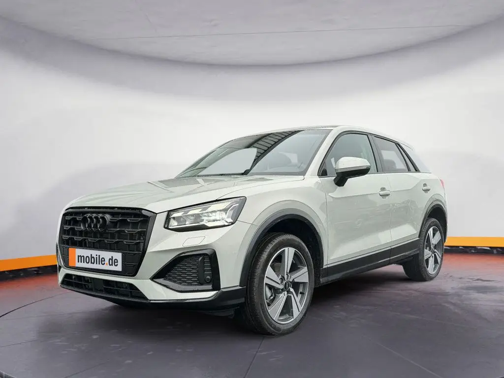 Photo 1 : Audi Q2 2024 Petrol