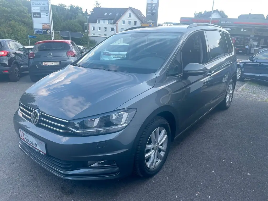 Photo 1 : Volkswagen Touran 2017 Petrol