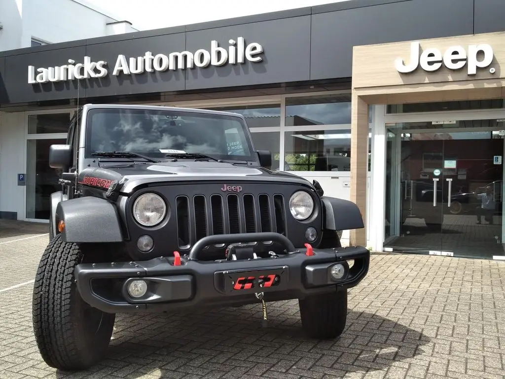 Photo 1 : Jeep Wrangler 2018 Essence