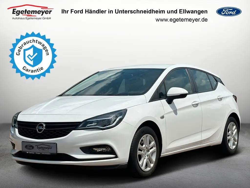 Photo 1 : Opel Astra 2015 Petrol