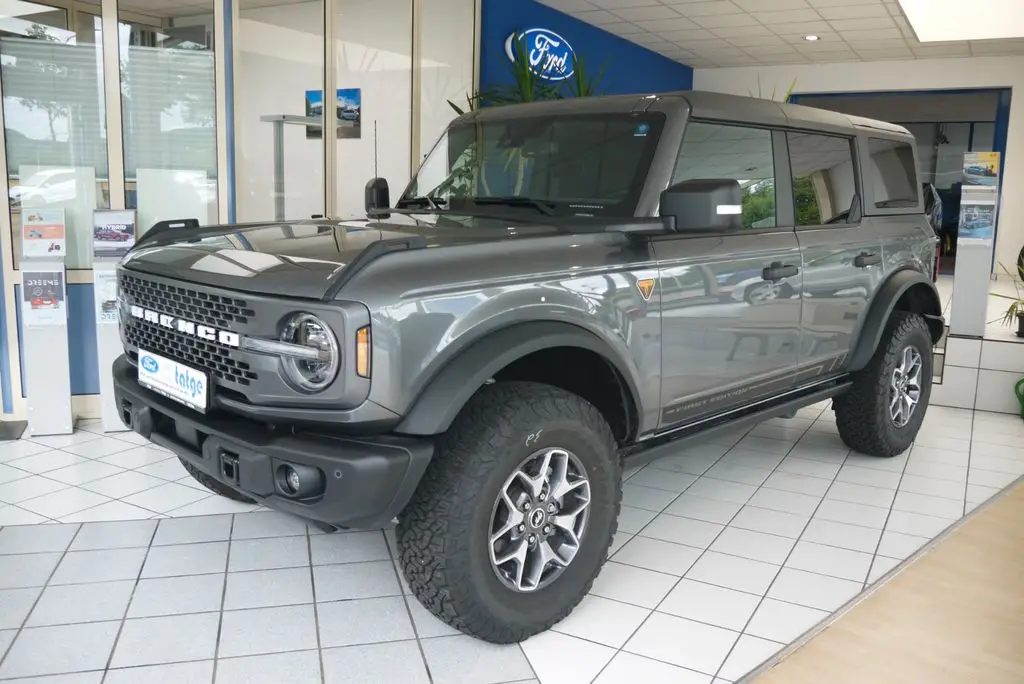 Photo 1 : Ford Bronco 2024 Petrol