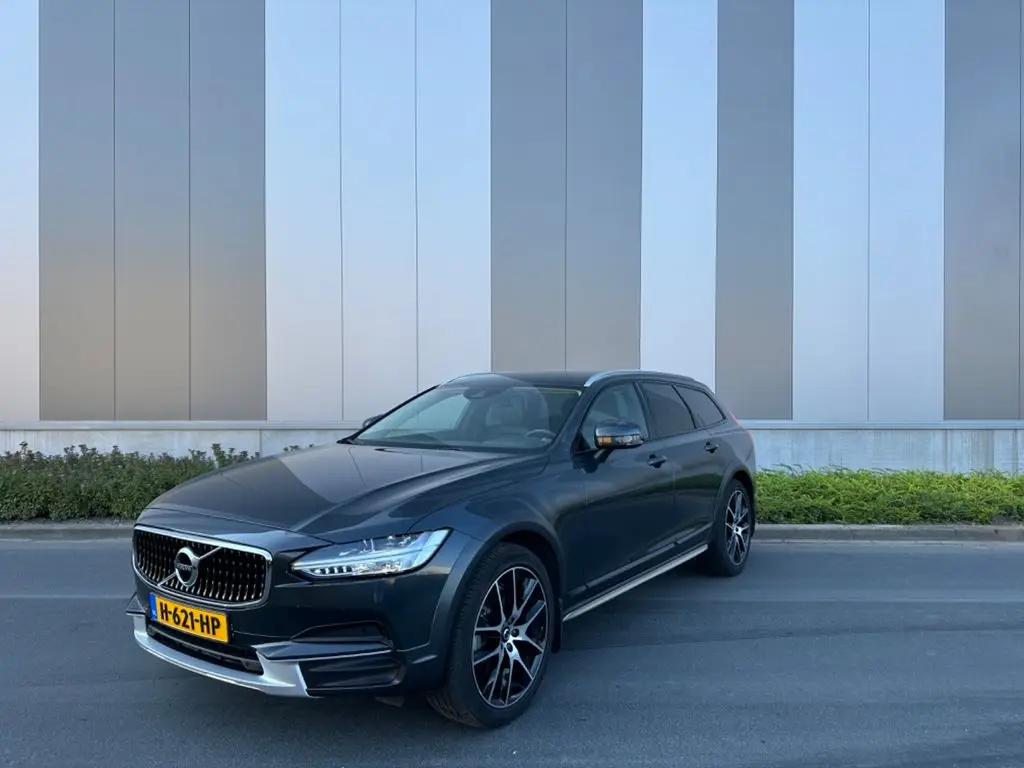 Photo 1 : Volvo V90 2020 Essence