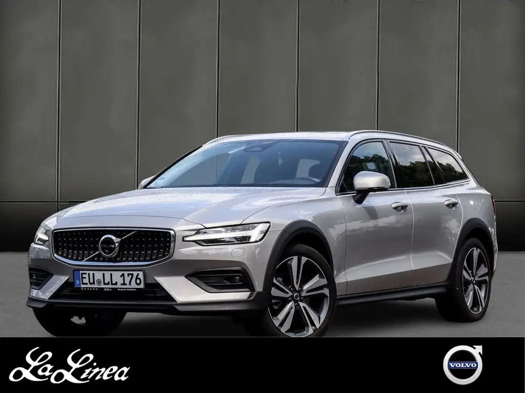 Photo 1 : Volvo V60 2023 Diesel