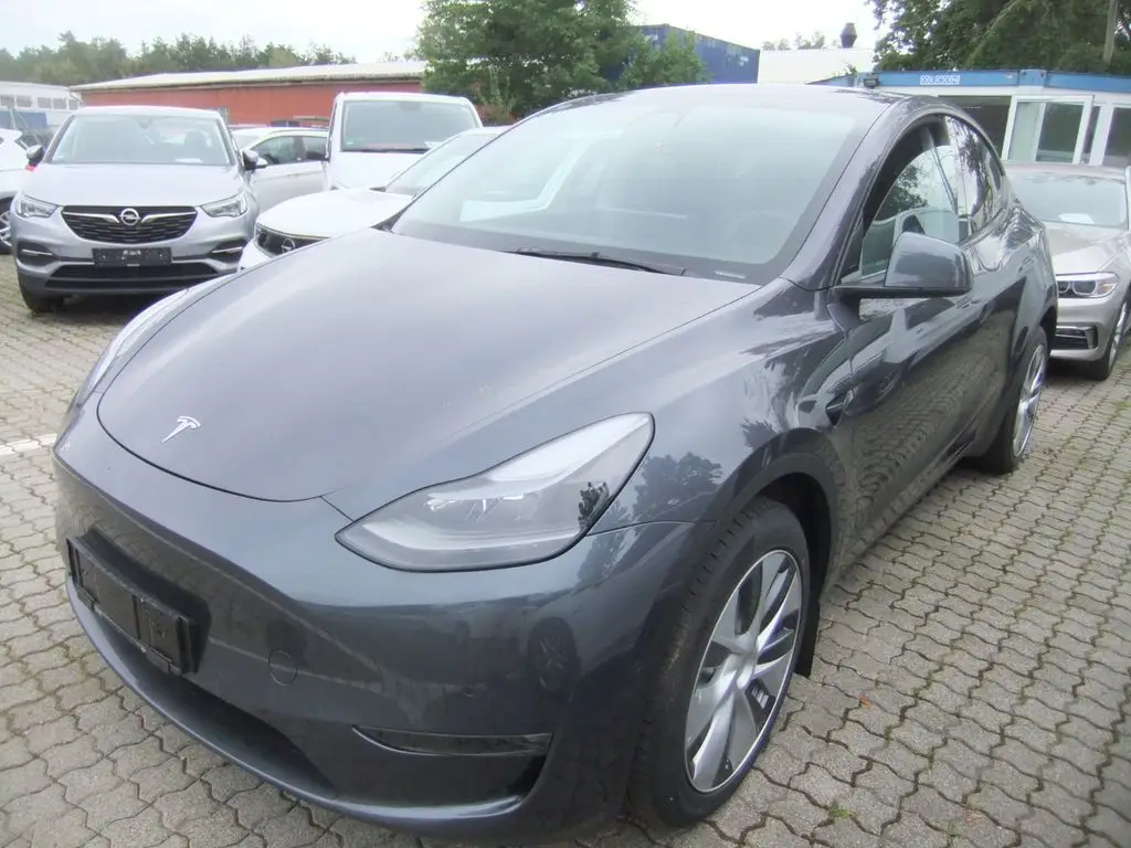 Photo 1 : Tesla Model Y 2022 Non renseigné