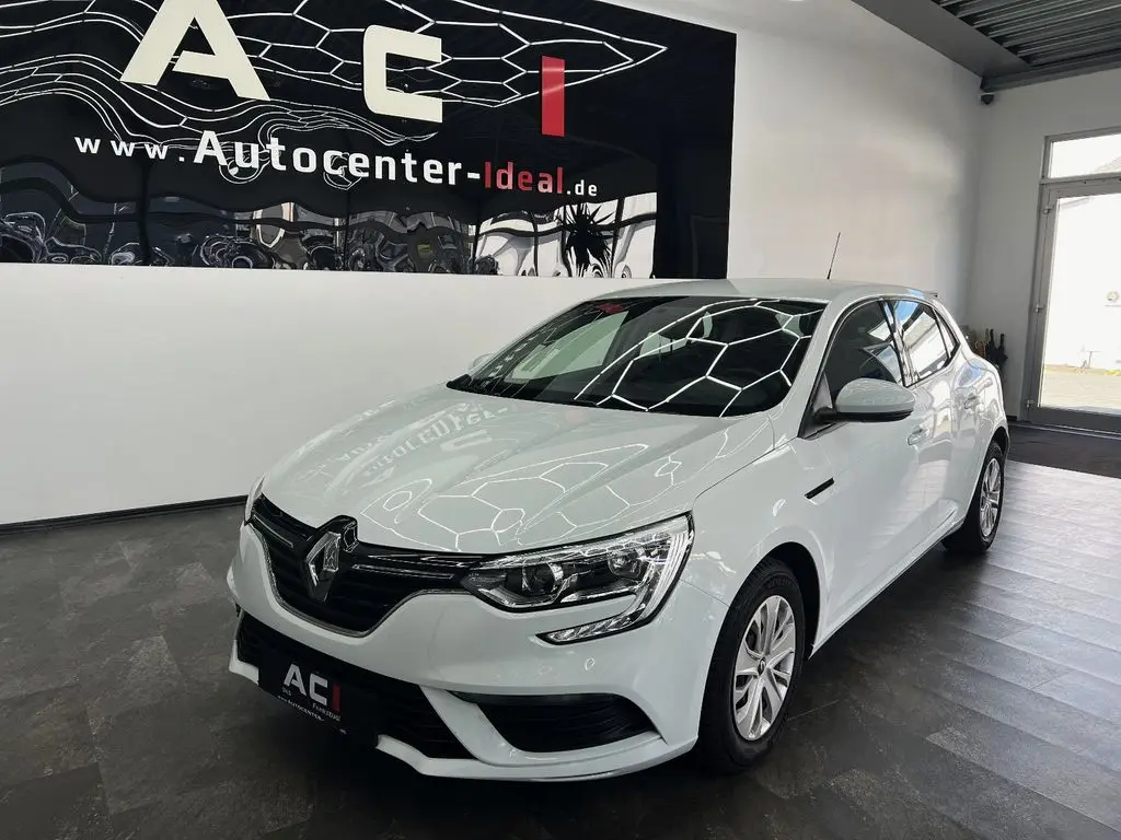 Photo 1 : Renault Megane 2019 Essence