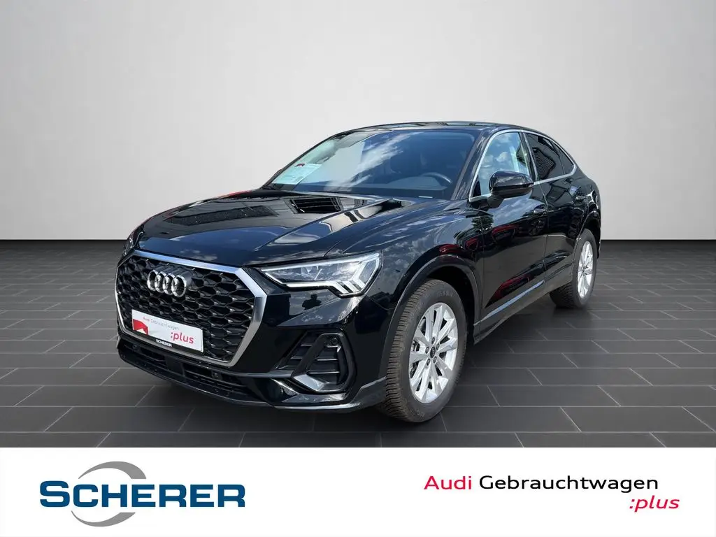 Photo 1 : Audi Q3 2023 Essence