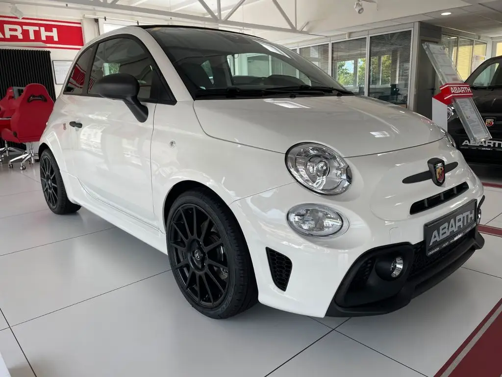 Photo 1 : Abarth 595 2024 Petrol